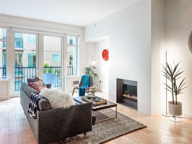 Property photo for 2607 Western Avenue #302, Seattle photo 2