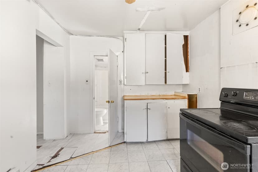 Property photo for 5208 15th Avenue S, Seattle photo 10