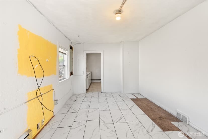 Property photo for 5208 15th Avenue S, Seattle photo 4