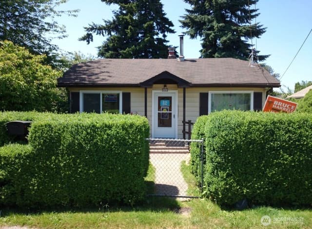 Property photo for 9063 S 37th Avenue, Seattle