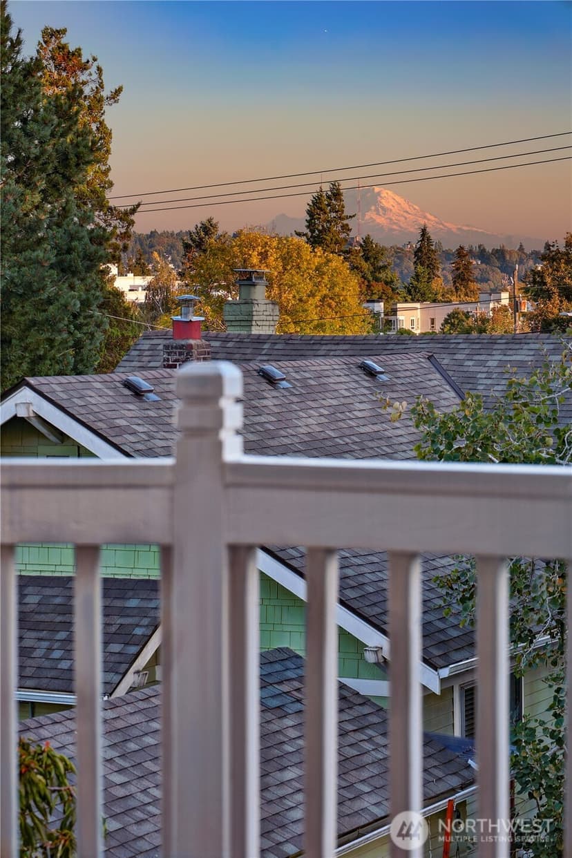 Property photo for 1023 N 49th Street, Seattle photo 27