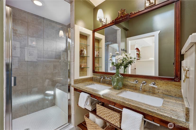 Property photo for 1023 N 49th Street, Seattle photo 25