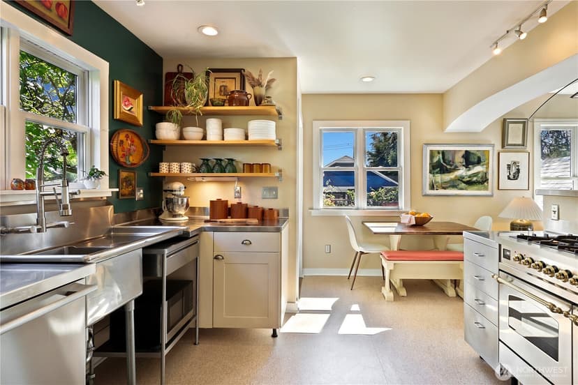 Property photo for 1023 N 49th Street, Seattle photo 14