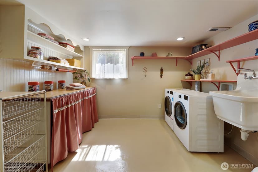 Property photo for 1023 N 49th Street, Seattle photo 34