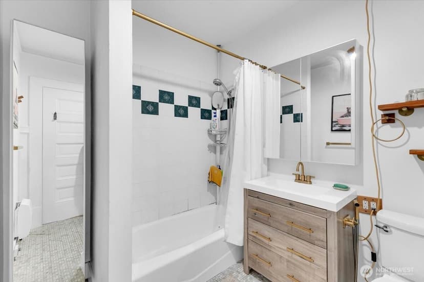 Property photo for 615 Boren Avenue #8, Seattle photo 18