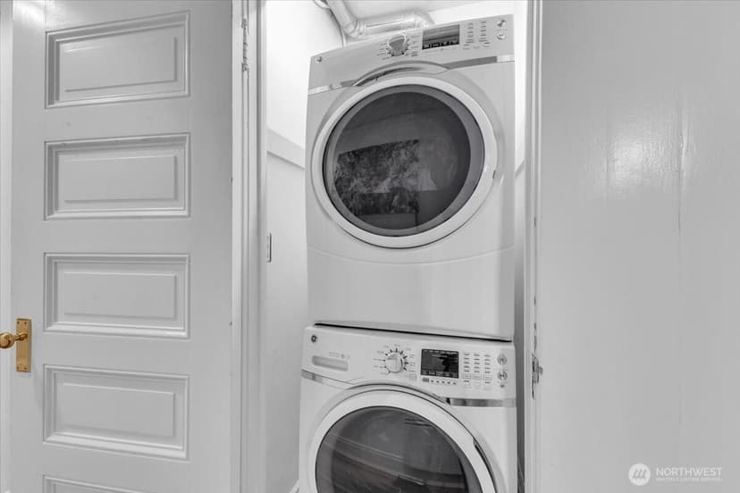 Property photo for 615 Boren Avenue #8, Seattle photo 17