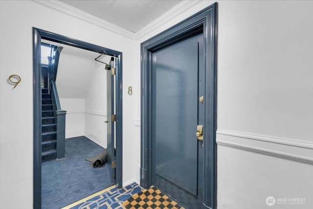 Property photo for 615 Boren Avenue #8, Seattle photo 3