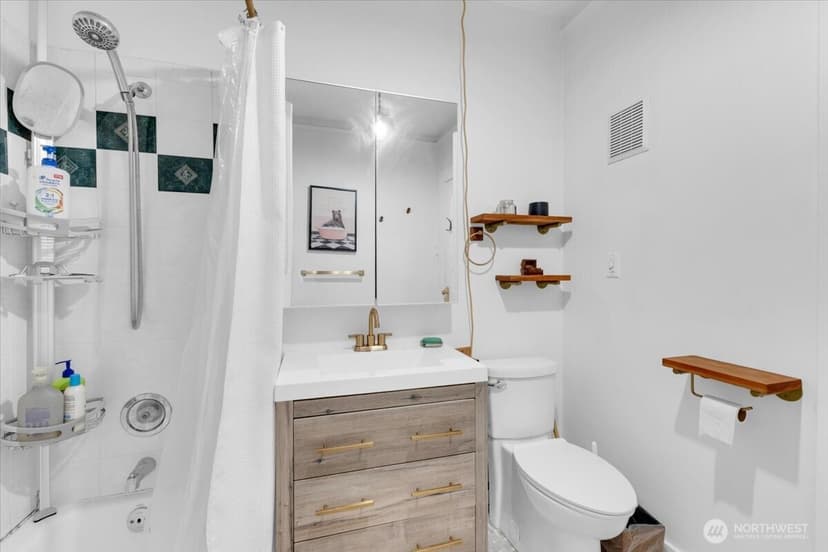 Property photo for 615 Boren Avenue #8, Seattle photo 19