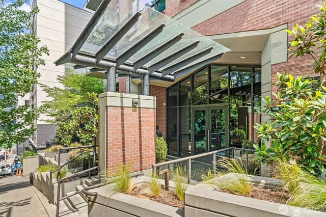 Property photo for 1420 Terry Avenue #201, Seattle