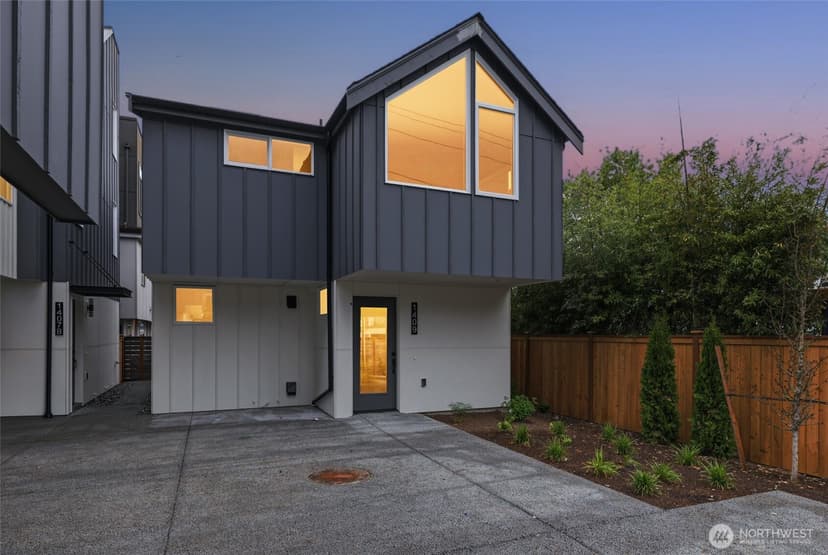 Property photo for 1409 29th Avenue, Seattle photo 2