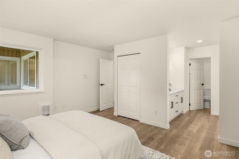 Property photo for 9715 NE Juanita Drive #B107, Kirkland photo 14
