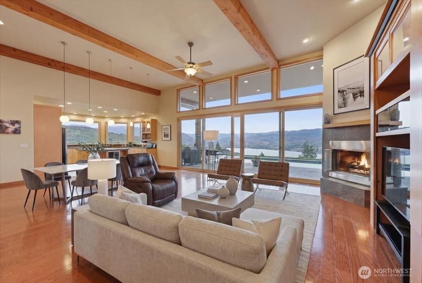 Property photo for 825 Hawks Meadow Road, Chelan photo 9