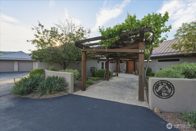 Property photo for 825 Hawks Meadow Road, Chelan photo 5