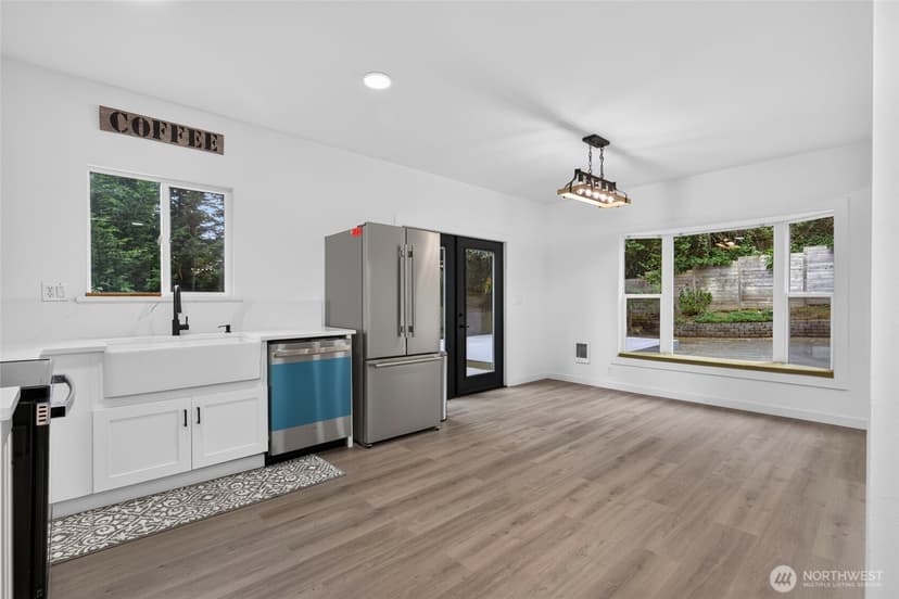 Property photo for 12730 15th Avenue NE, Seattle photo 22