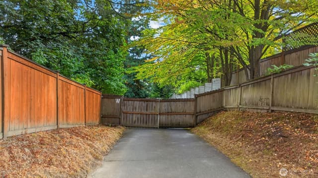 Property photo for 12730 15th Avenue NE, Seattle photo 4