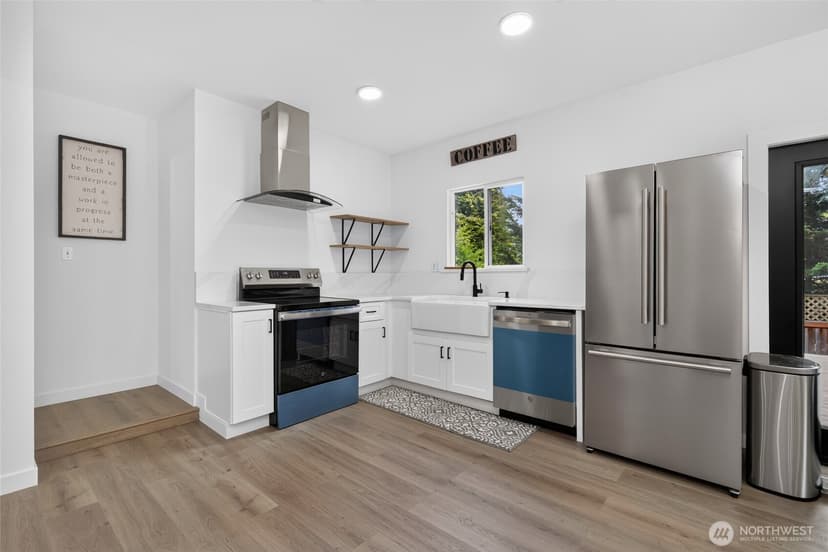 Property photo for 12730 15th Avenue NE, Seattle photo 18