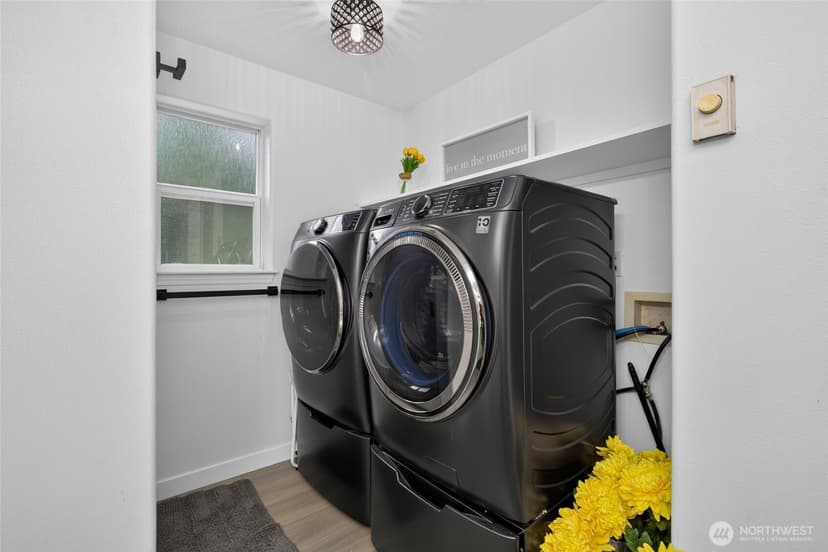 Property photo for 12730 15th Avenue NE, Seattle photo 29