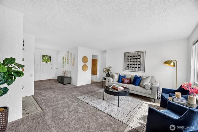 Property photo for 528 SW 118th Street, Seattle photo 4