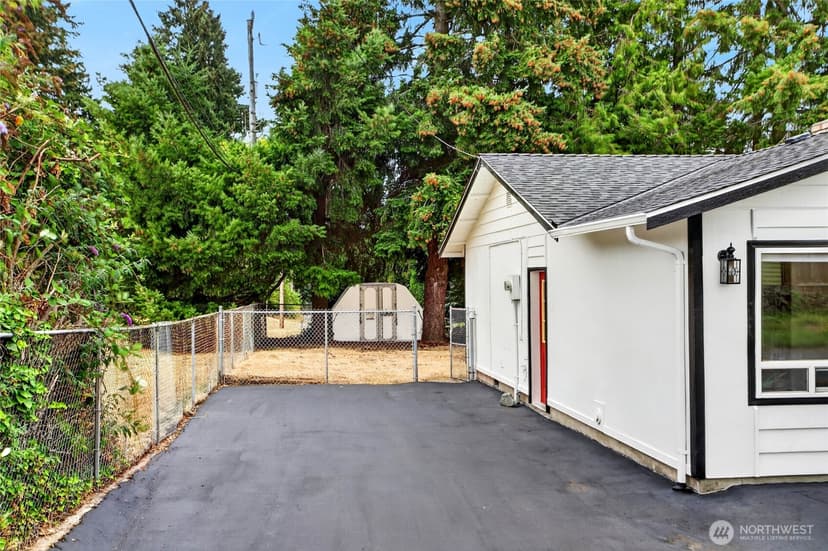 Property photo for 528 SW 118th Street, Seattle photo 29