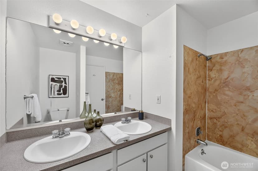 Property photo for 528 SW 118th Street, Seattle photo 20
