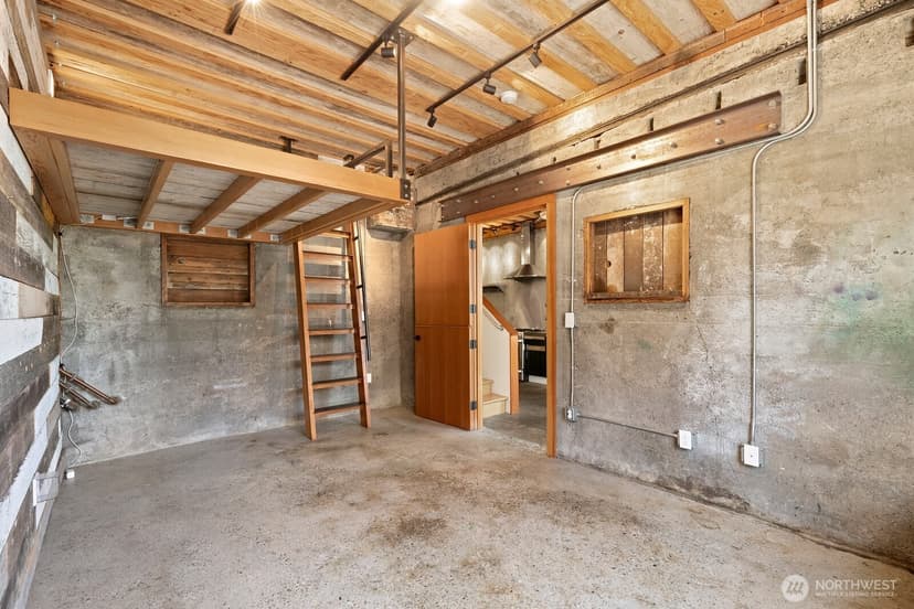 Property photo for 112 18th Avenue, Seattle photo 11