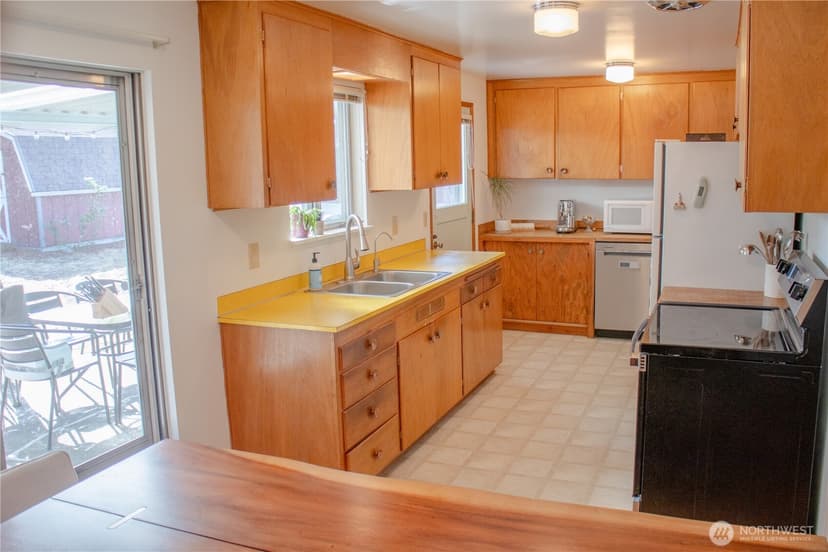 Property photo for 650 Jefferson Avenue NE, Renton photo 6