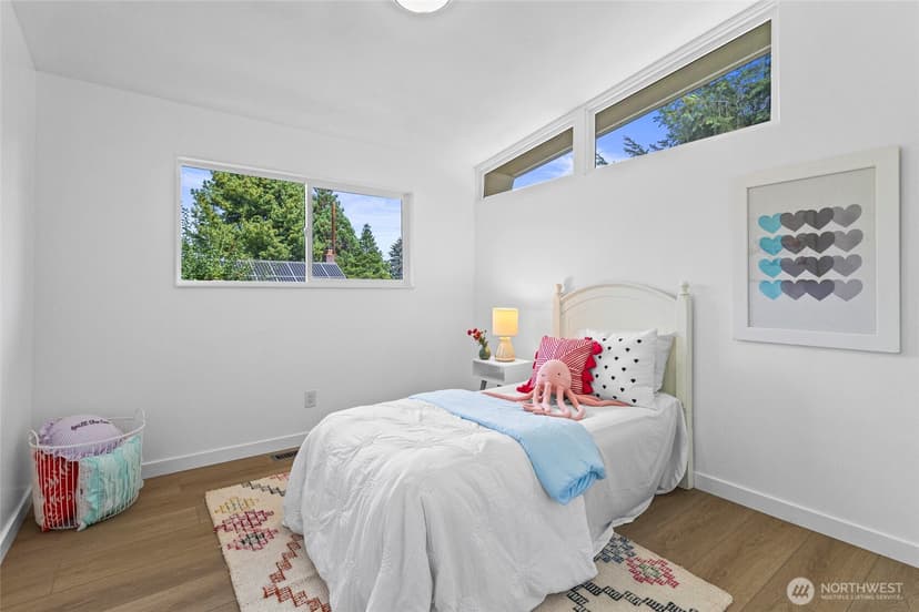 Property photo for 10017 12th Avenue NE, Seattle photo 10