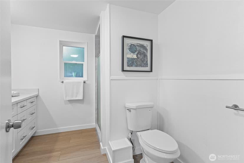 Property photo for 10017 12th Avenue NE, Seattle photo 14