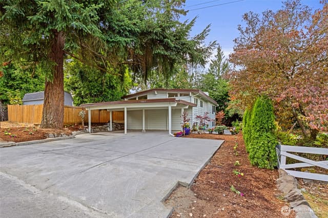 Property photo for 10017 12th Avenue NE, Seattle photo 2