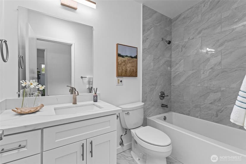 Property photo for 10017 12th Avenue NE, Seattle photo 6