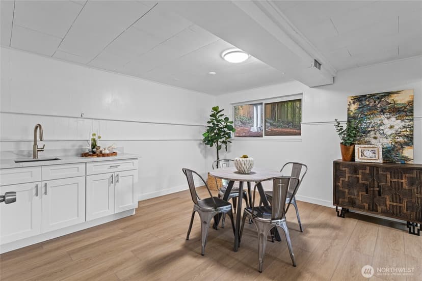 Property photo for 10017 12th Avenue NE, Seattle photo 17