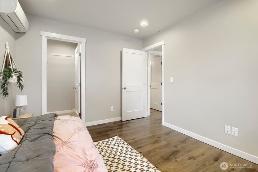 Property photo for 12757 Dayton Avenue N #B, Seattle photo 15