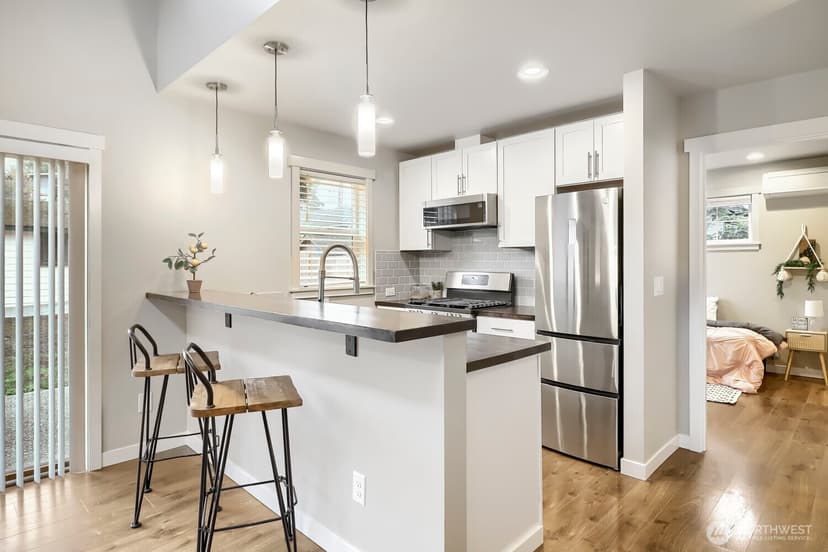 Property photo for 12757 Dayton Avenue N #B, Seattle photo 10