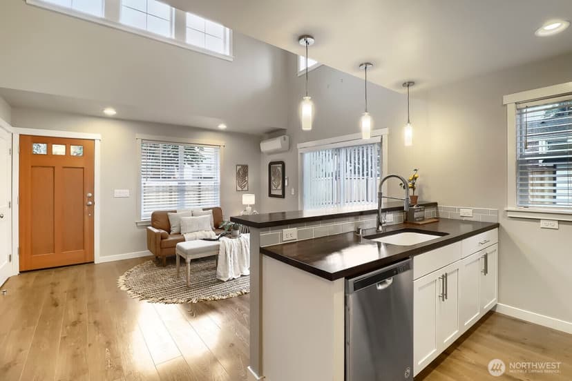 Property photo for 12757 Dayton Avenue N #B, Seattle photo 12