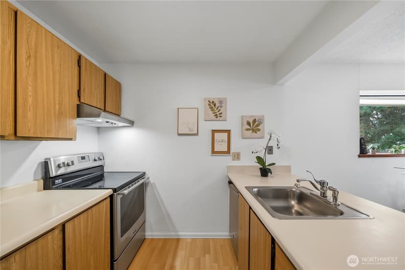 Property photo for 1740 NE 86th Street #311, Seattle photo 10