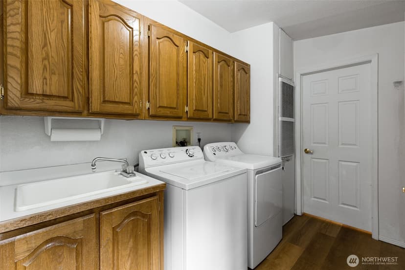 Property photo for 11921 SE 268th Street, Kent photo 17