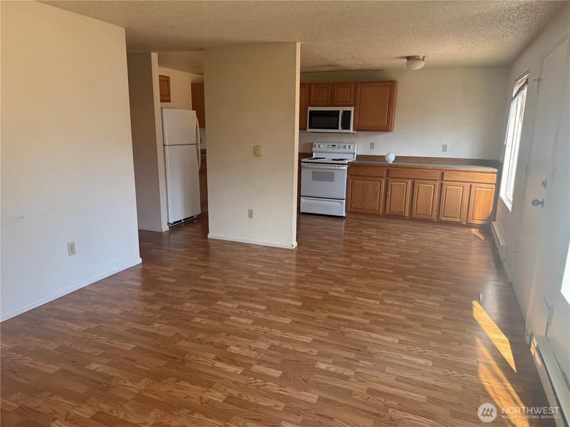 Property photo for 10427 13th Avenue Ct S, Tacoma photo 12