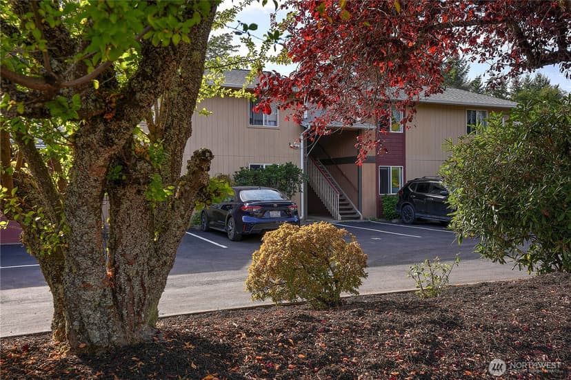 Property photo for 10214 13th Avenue Ct E #E, Tacoma photo 24