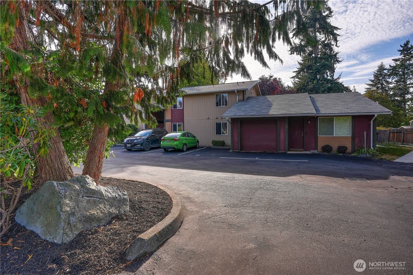 Property photo for 10214 13th Avenue Ct E #E, Tacoma photo 23