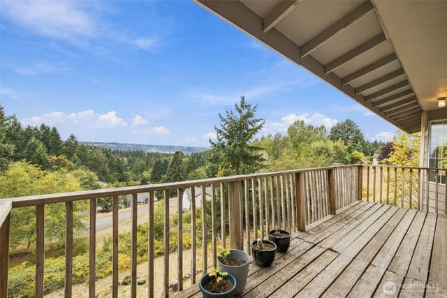 Property photo for 16408 39th St Court E, Lake Tapps photo 3