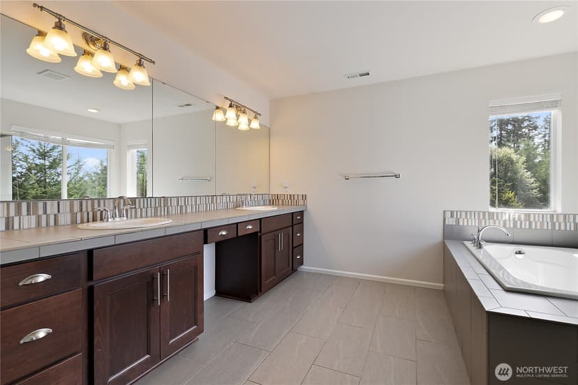 Property photo for 27435 209th Court SE, Maple Valley photo 20