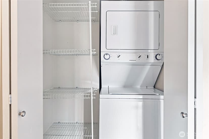 Property photo for 323 Queen Anne Avenue N #510, Seattle photo 19