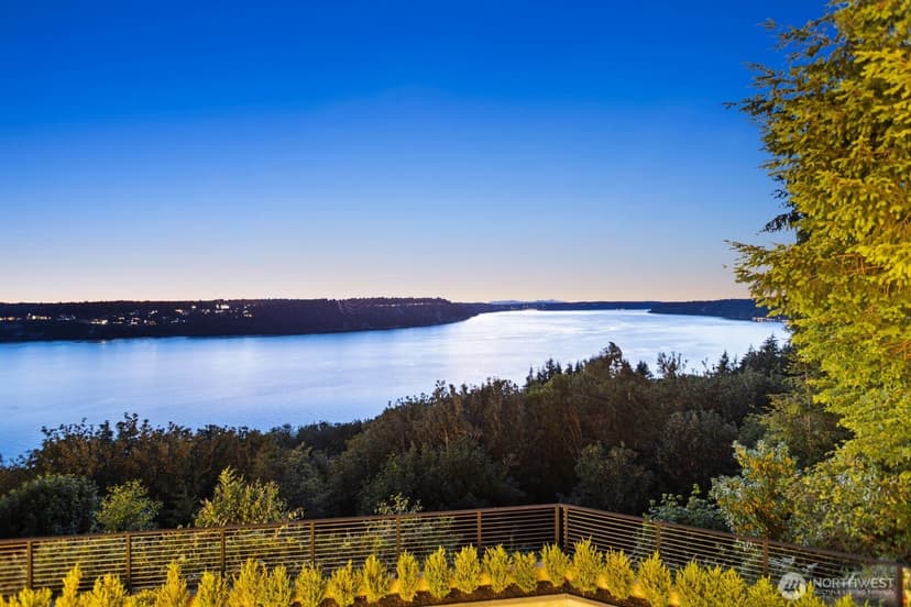 Property photo for 3024 N Vista View Drive, Tacoma photo 8
