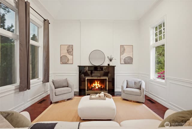 Property photo for 834 84th Avenue NE, Medina photo 4