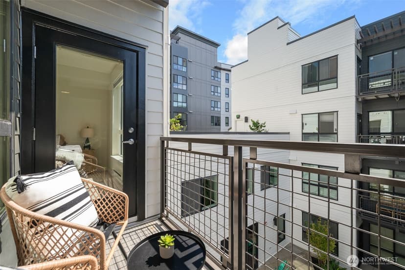Property photo for 1410 E Pine Street #W307, Seattle photo 17