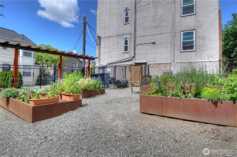 Property photo for 1410 E Pine Street #W307, Seattle photo 35