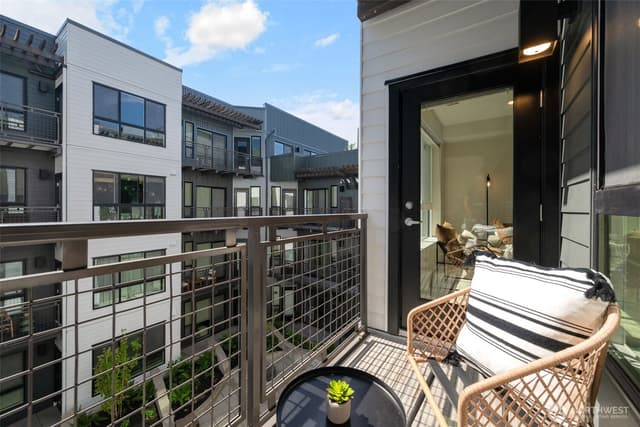 Property photo for 1410 E Pine Street #W307, Seattle