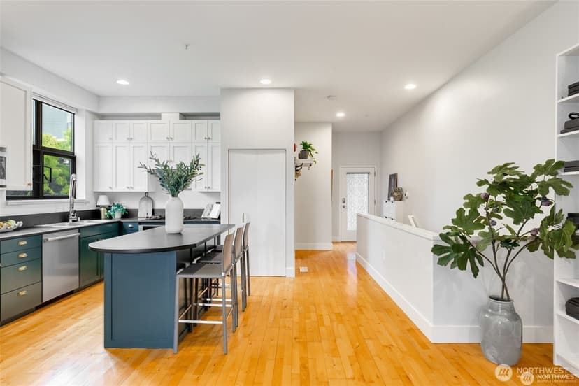 Property photo for 615 E pike Street #306, Seattle photo 6