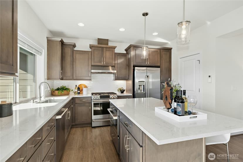 Property photo for 1085 6th Walk NE, Issaquah photo 10