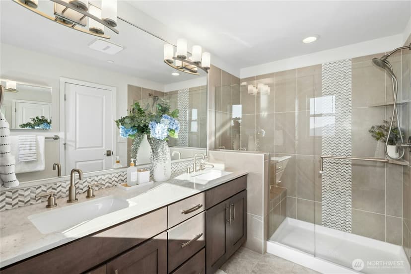 Property photo for 1085 6th Walk NE, Issaquah photo 19